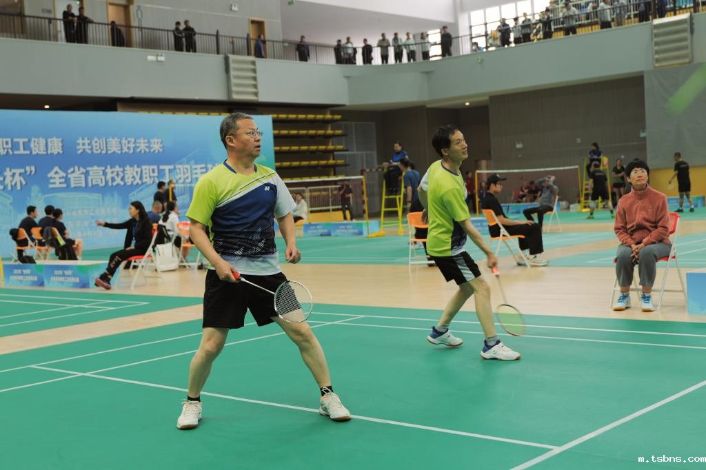 “我校参加山东省高校“校长杯”羽毛球比赛